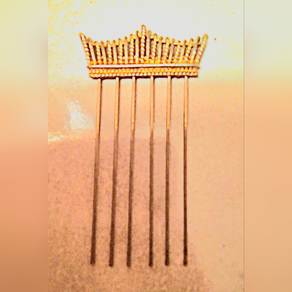 Gold Crown Hair Comb - Elegant Women’s Hair Accessory Vintage